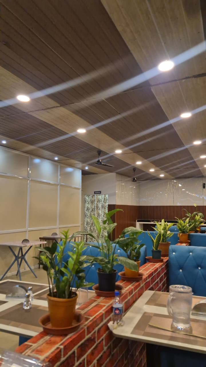 Restaurant ambience